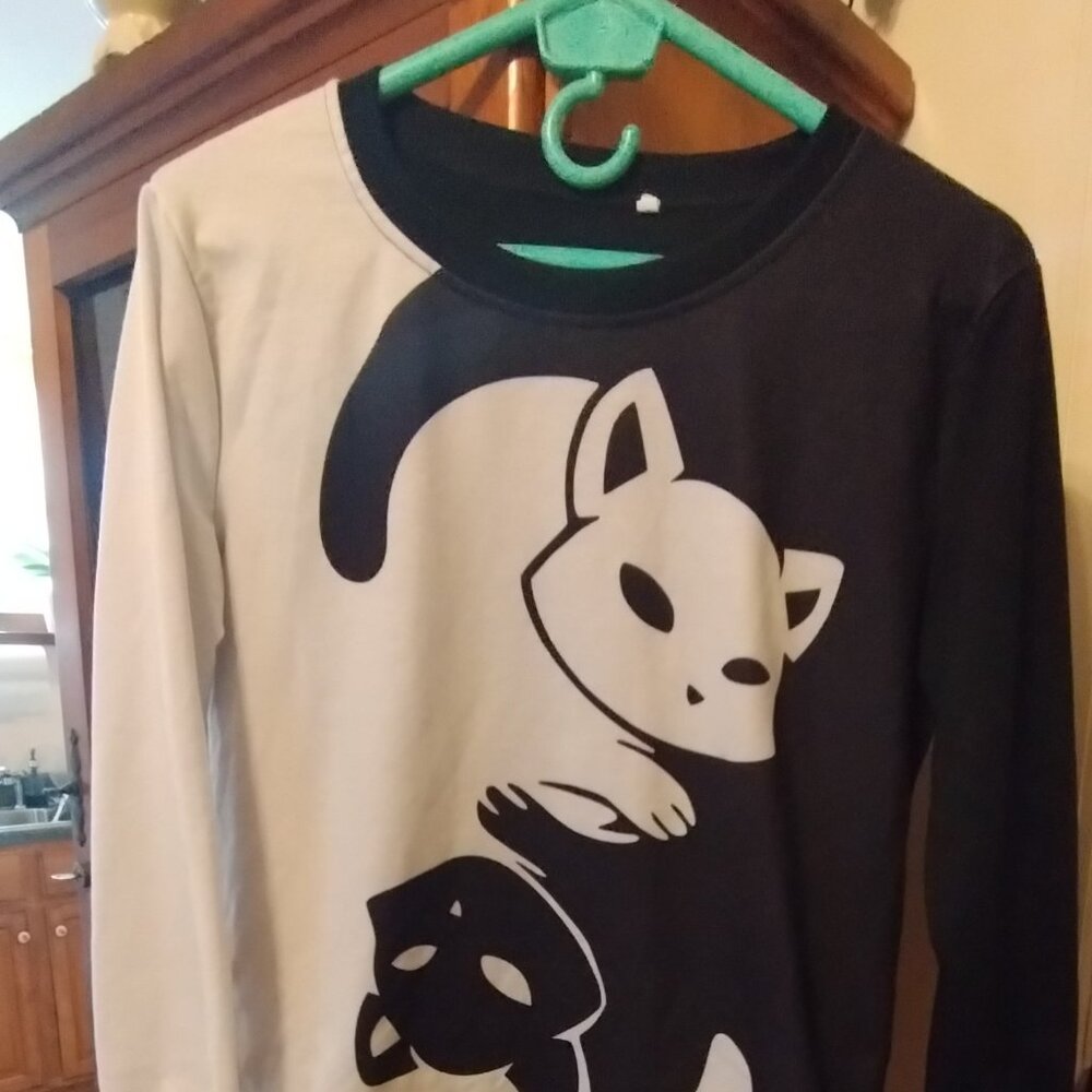 Kitty Cat Ying/Yang theme Womans Pull Over